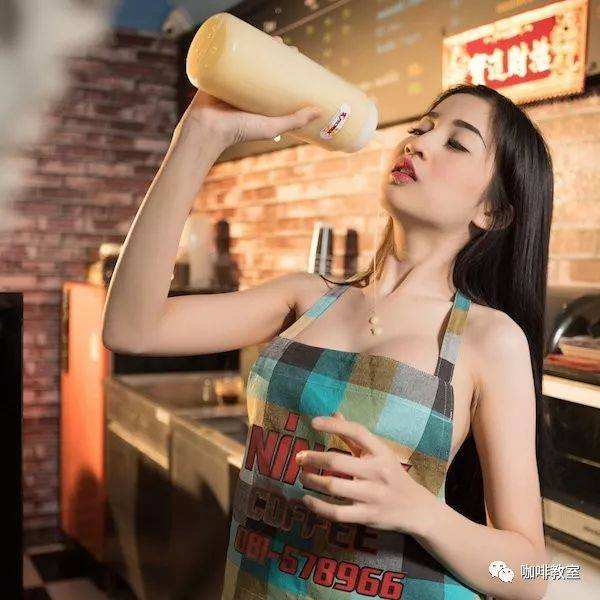 被強迫打完疫苗10分鐘后，她渾身變紫，雙目失明……